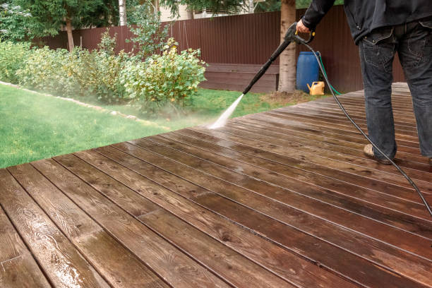 Best Pool Deck Cleaning  in Montrose Ghent, OH